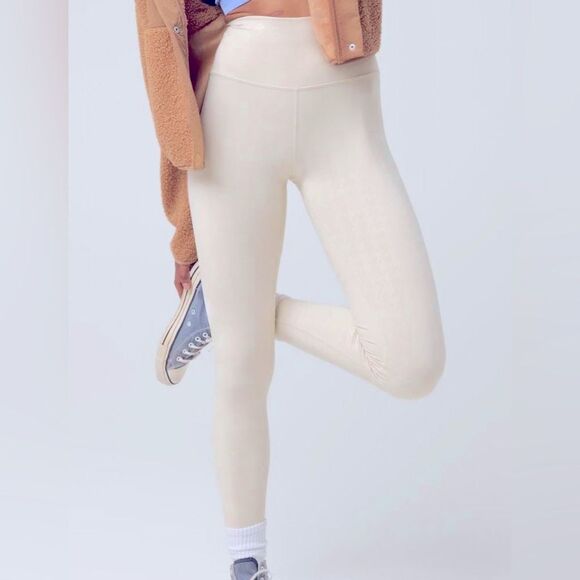 NWT OFFLINE by Aeri Printed Cream Leggings Sz S - Picture 1 of 7